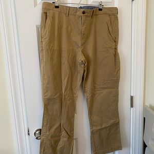 Men’s khaki pants